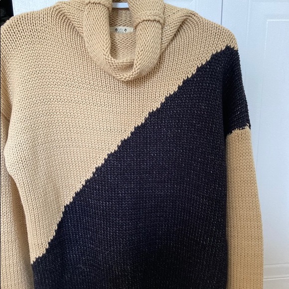 Turtleneck - Picture 2 of 3